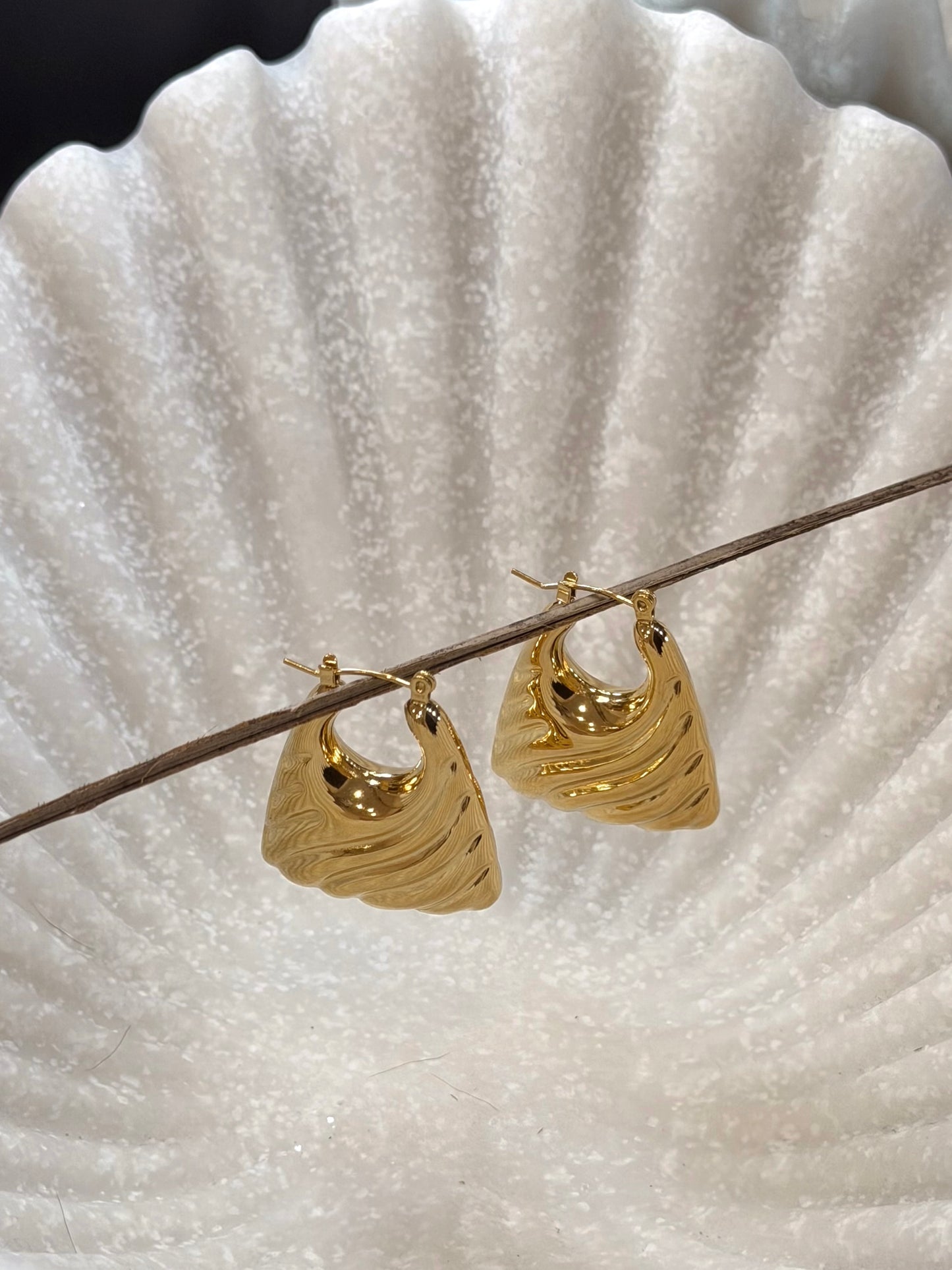 Luma Earrings (Gold)