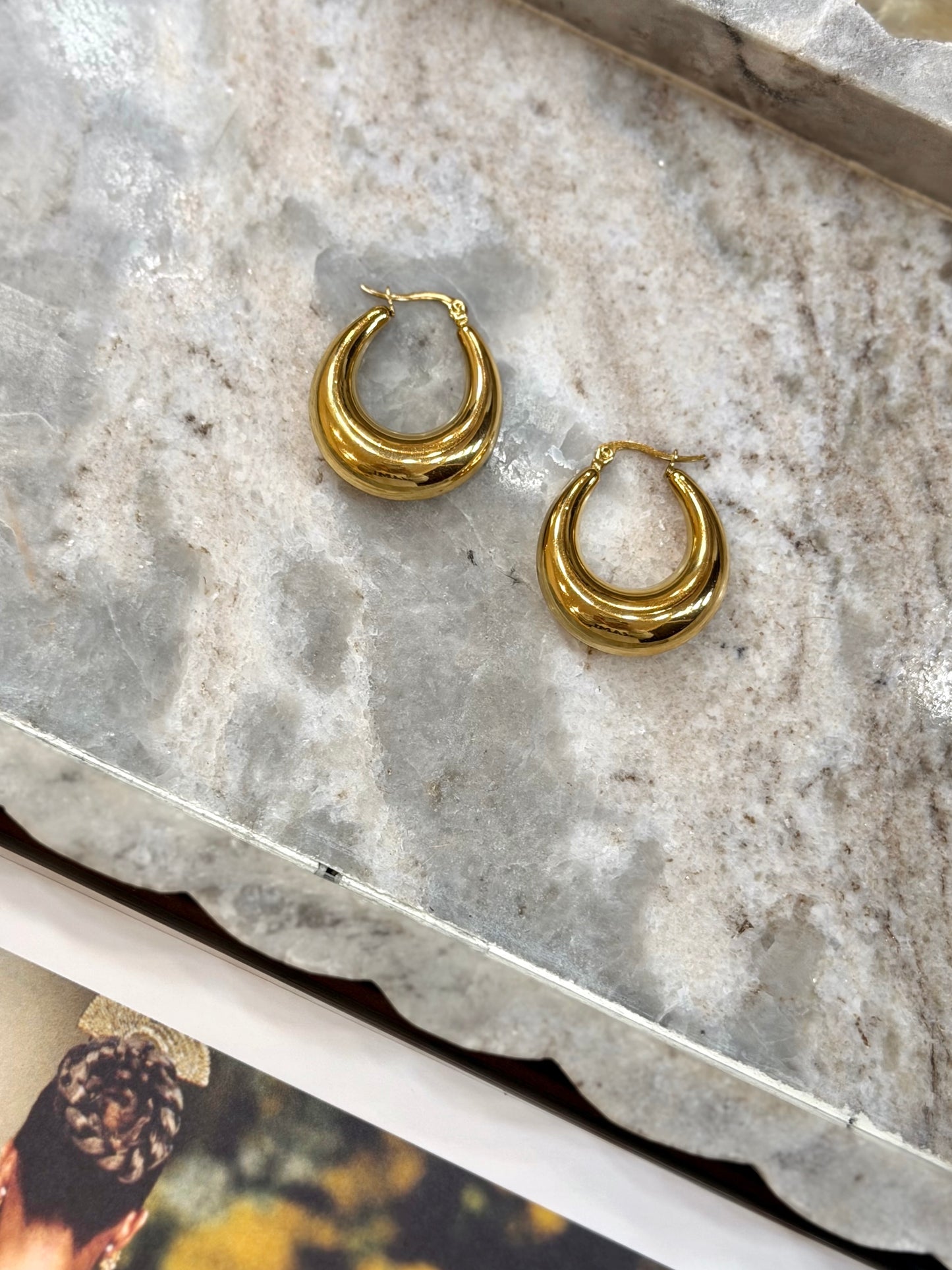 Merlot Hoops