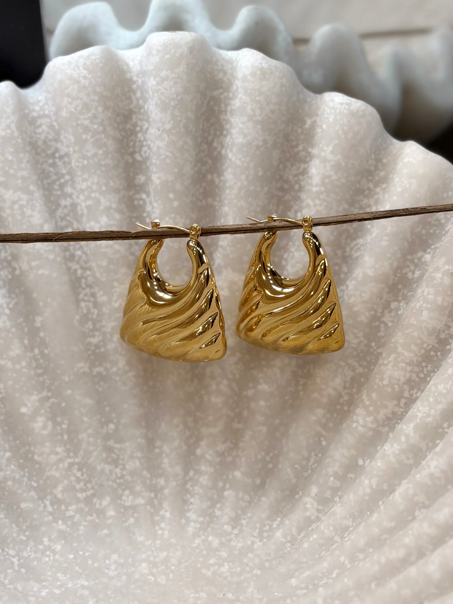 Luma Earrings (Gold)